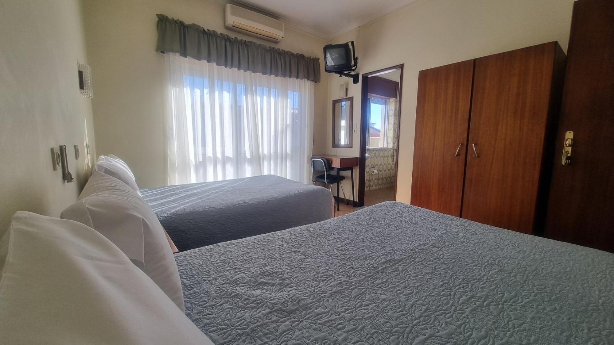 Family Room (4 Adults),1639577279:JPEG